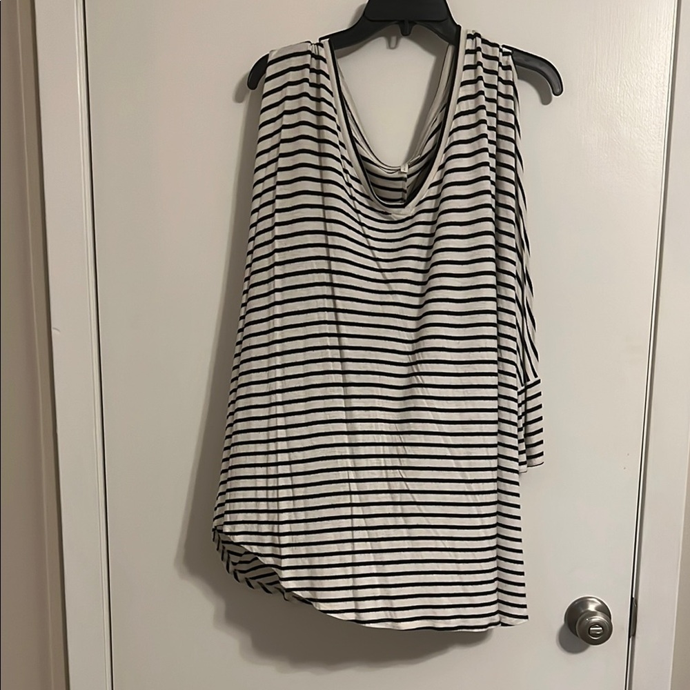 Cato Asymmetrical Black and White open shoulder quarter length sleeve top.